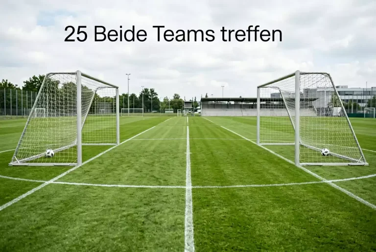 Zwei Fußballtore gegenüber mit je einem Ball im Netz — BTTS-Symbolik